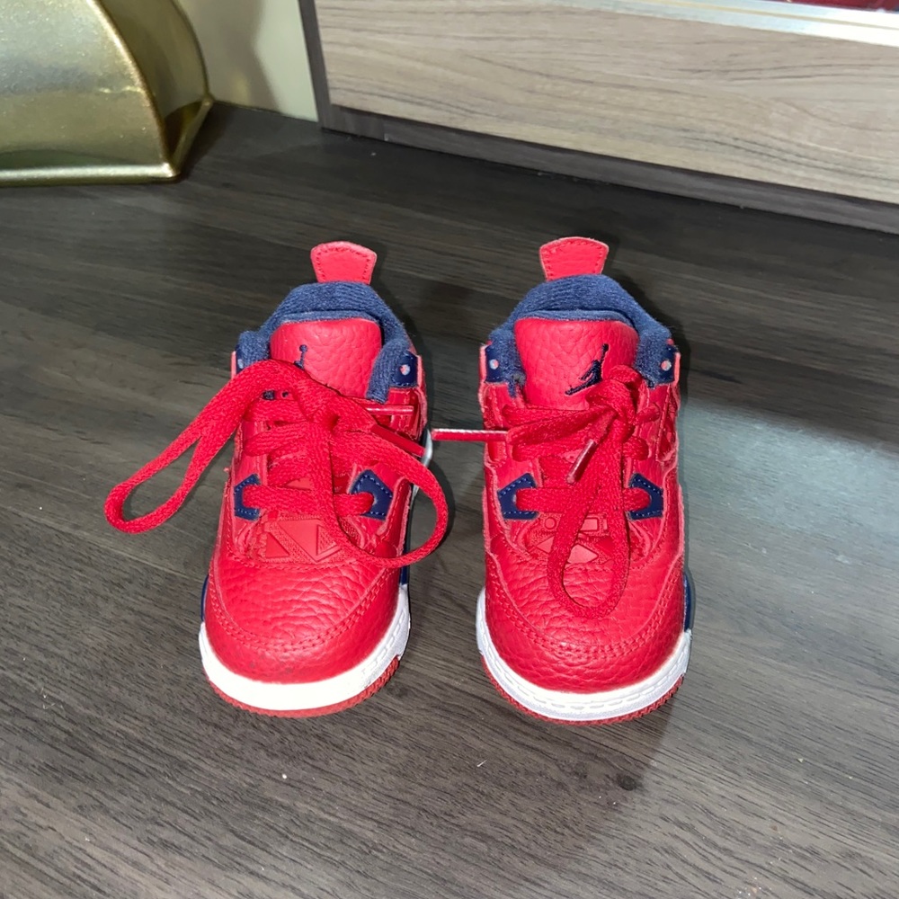 Air Jordan 4